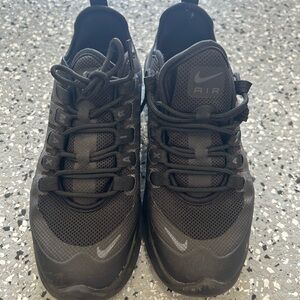 Nike Men's Black/Gray Air Cushion Sneakers